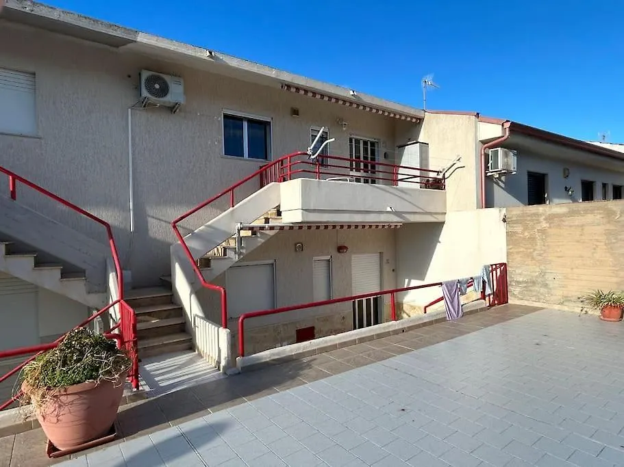 Апартаменты Nu Mari Damuri Villaggio Azzurro